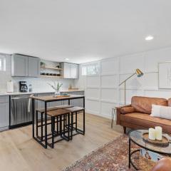 Urban Hideaway - Charming 2 Bedroom Apartment Close to Denver's Best Attractions