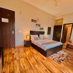 Pearl Grand Boutique Cottage in Omaxe Anandam Vrindavan - #premium AC rooms with balcony #big parking #lift #garden #peaceful area #near prem mandir #property of the year #most awarded