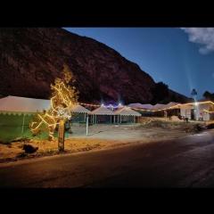 Glampfire camps and cafe