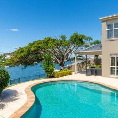 Riverfront Retreat Family Getaway 4BR with Pool