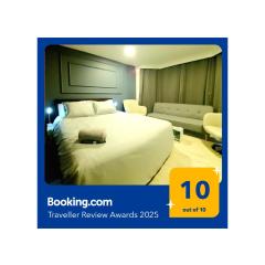 Executive Suites Minutes From the Airport