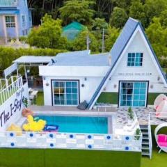 The I-style pool villa