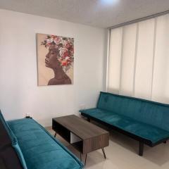 Habitación pequeña a una cuadra de Ventura Plaza