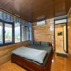 Du Già Ngọc Homestay
