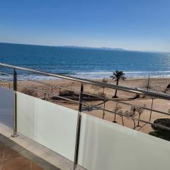 Apartamento primera línea Roses con vistas al mar AV-09