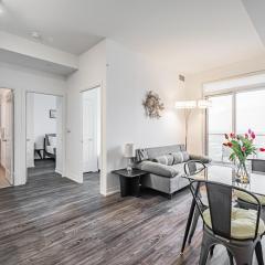 2BR Condo close to Eaton Center