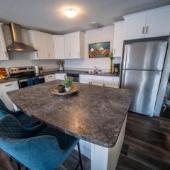 3 Bedroom Townhouse with Mountain Views, Large Deck, Garage