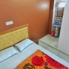Katoch Apartments - Food & Stay