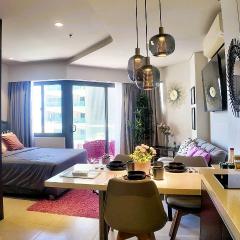 Dominiks pink dream Studio Balcony Ocean View Balcony Fast-Wifi at Tambuli Resort High Floor