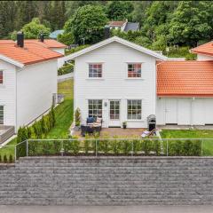 Les Homes - Modern & Cozy Stay Near Oslo Airport