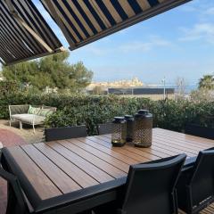Large Luxury Apartment with garden view over the ocean