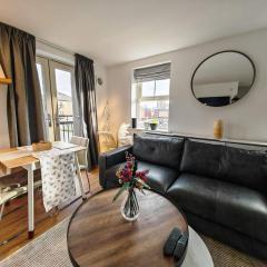 Modern 2-Bed Townhouse Leeds City Location with Free Parking
