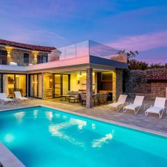Charming Holiday Home with private heated pool