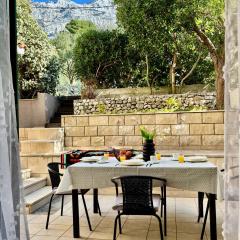 Apartment Marko with terrace and mountain view in Brela