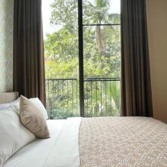 Phrom Phong Top 1BD pool,gym,park and mall BTS