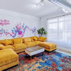The Stallion #209 - Walk to Museums, Luxe Loft with free gated & covered parking