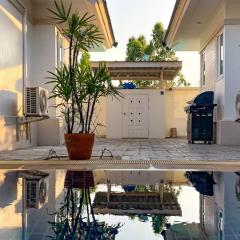 Luxurious Poolside Retreat in Bang Saray