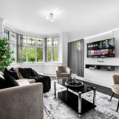 Spacious 5 Bed House - 11 Guests - Free Netflix - Parking 316C