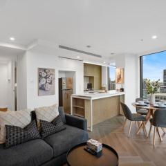 Free Parking Fantastic View 2 Bed 2 Bath Next to Garden