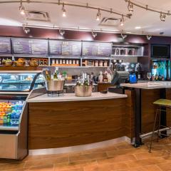 迈尔斯堡75号州际公路及湾岸中心万怡酒店