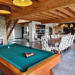 Spacieux gîte contemporain avec terrasse panoramique et piscine chauffée - FR-1-584-373