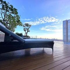 Lavish The Peak 2BR Apartment in Tunjungan Plaza 5 Surabaya City Centre by Le Ciel Hospitality