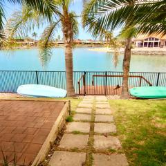 Lakeside Getaway - 4br Jetty, Wi-fi, Waterfront