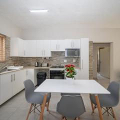 Self checkin - Modern 2 Bedroom Retreat - 103