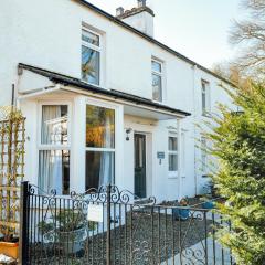Camellia Cottage With Garden