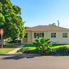 Cozy & Stylish Home Spacious Fully Equipped Stay