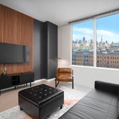 Exclusive 1BR Apt with NYC View and Pool