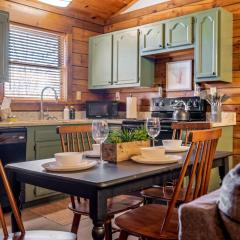 Couples Getaway Cabin near National Park w Hot Tub