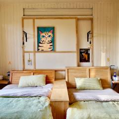 Nuannuan Mobile Youth Hostel 暖暖汽车青旅