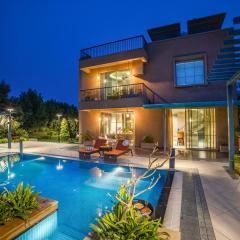 ELIVAAS Noahs Ark 3 BHK Villa with Pvt Pool, Garden & Gazebo
