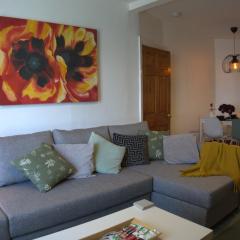 3BDR Town House in the Heart of Holyhead - Free Onsite Parking