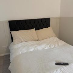 Cosy Netflix City centre studio