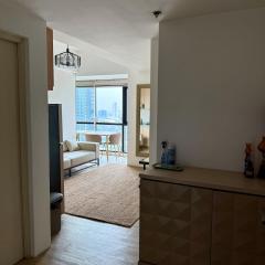Condo Roughly 30 mins from NAIA with view of Greenhills
