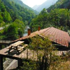 Apartamento con jacuzzi a orillas del Río Sella