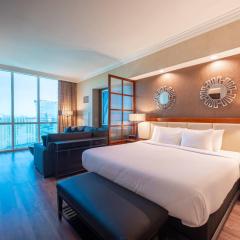 High Floor Strip View Suite& No Resort Fee& Free Valet