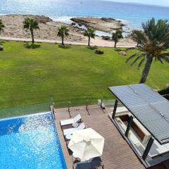 Beachfront Luxury Villa Glory