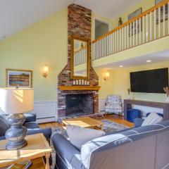Close to Beaches Gem with Yard and Sunroom in Orleans