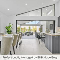 Luxury Designer Retreat - Modern, Entertainer