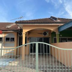 Teratak Bonda Homestay Seri Iskandar