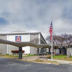 Motel 6 Mesquite, TX Town East