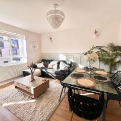 Central City 3 minutes to Tower of London Trendy Shoreditch Recently refurbished 3 Bedrooms sleeps 8