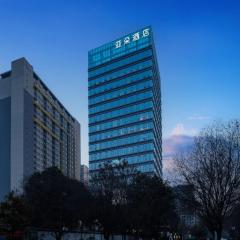 西安雁塔南路金辉广场亚朵酒店