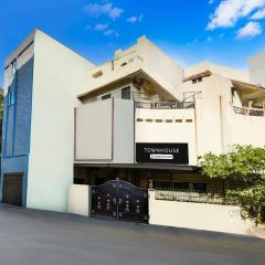 Super Townhouse Townvilla Guesthouse