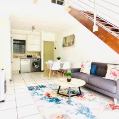 Sunset View Apartment With Spacious Balcony