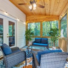 7 mi to LakePoint Sports - Near Historic DT - HotTub