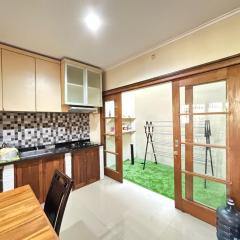 Yogya Holiday Villa